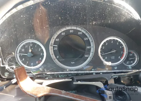 2011 Mercedes-Benz E 350 4Matic z USA, uszkodzony, nr VIN WDDHH8HB0BA218507